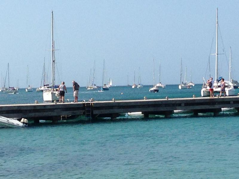 Appartement Les Pieds Dans L'Eau Sainte-Anne Exterior foto
